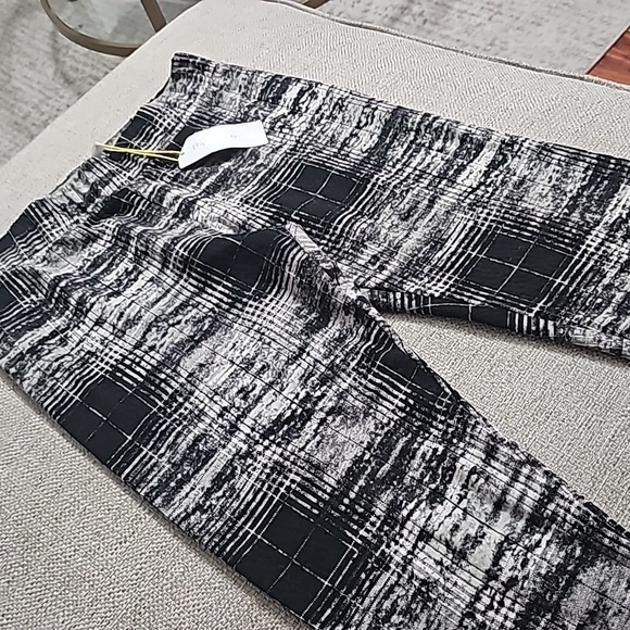 BCBG Generation Leggings Abstract Geometric patterns Size Small nwt - Picture 3 of 8